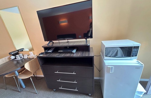 Cache Creek Hotel | Riverside Motel