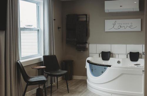 Grand Falls - Windsor Hotel | Riverside Suites