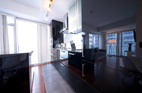 CityPlace Apartment | Rivetstays - The Harbour View