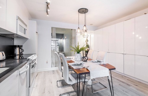CityPlace Apartment | Rivetstays - The Parade