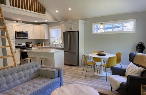 Roberts Creek Cottage | Roberts Creek Cottage. Close to village, beach, hiking and biking trails.