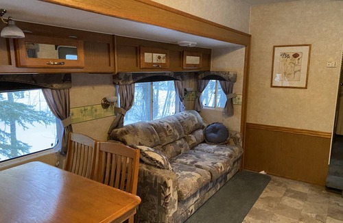 Clear Lake House | Robin - Camper at Sunset Bay