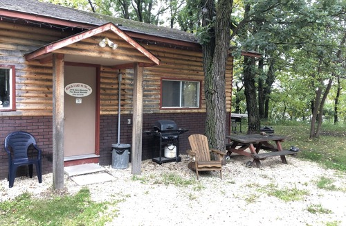Pilot Mound House | Rock Lake Suite