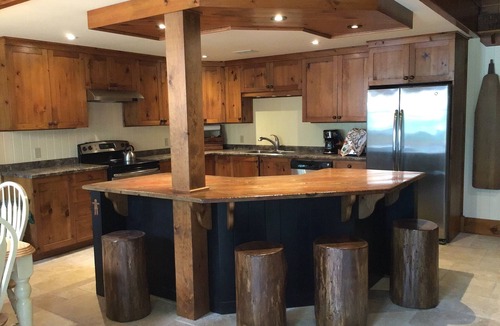 Muskoka Lakes Cottage | Rockcliffe House, Private Guest Suite on Brandy Lake