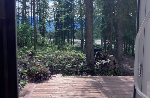 Golden House | Rocky Mountain Camping in Luxury RV Nature at its finest with all amenities!