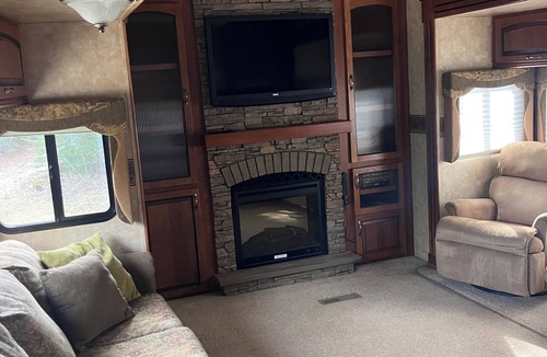 Golden House | Rocky Mountain Camping in Luxury RV Nature at its finest with all amenities!