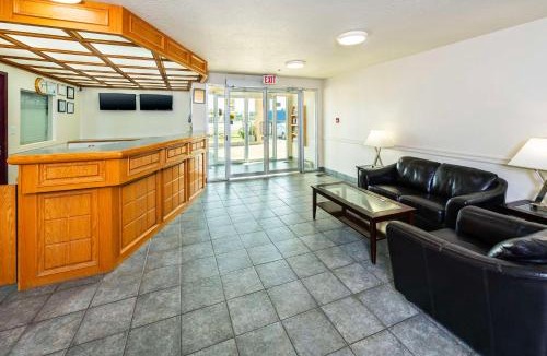Edson Hotel | Rodeway Inn