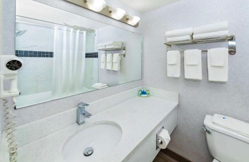 Edson Hotel | Rodeway Inn