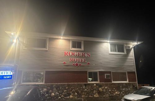 Rideau Lakes Hotel | Rogers Motel