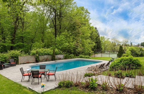 Saint-Ours Villa | Rolland Manor