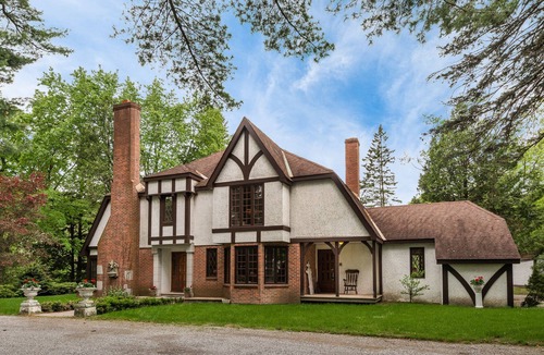Saint-Ours Villa | Rolland Manor
