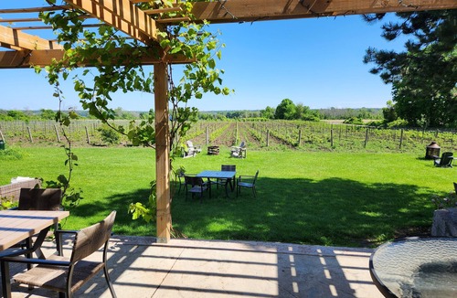 Adolphustown House | Romantic get away Winery Guest Sweet at Bergeron Est. Winery's free wine tasting