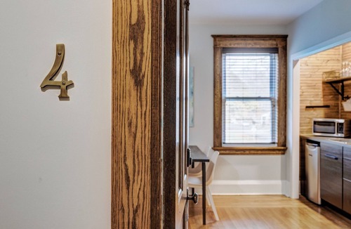 Lunenburg Apartment | Romantic Getaway w/King Bed in Historic Lunenburg (Suite 4)