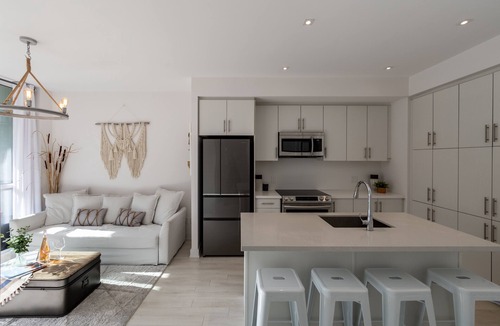 Innisfil Condo | Romantic Stay at Friday Harbour Resort on Lake Simcoe