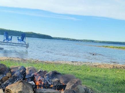 Wiarton House | Romeo Resort -Waterfront-
