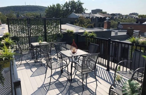 Plateau Mont Royal Apartment | ROOFTOP TERRACE - Mount Royal views- 4 bedrooms + 4 full bathrooms - Fast WiFi