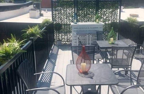 Plateau Mont Royal Apartment | ROOFTOP TERRACE - Mount Royal views- 4 bedrooms + 4 full bathrooms - Fast WiFi