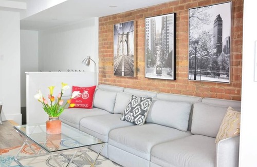 Plateau Mont Royal Apartment | ROOFTOP TERRACE - Mount Royal views- 4 bedrooms + 4 full bathrooms - Fast WiFi
