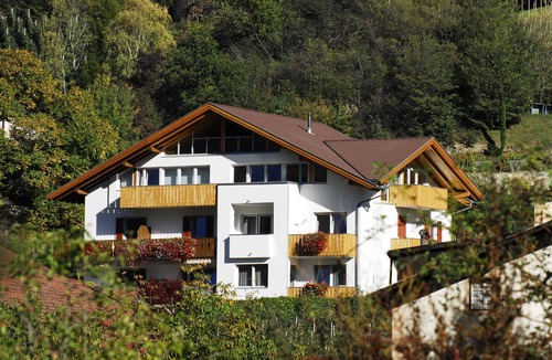 Naturno Apartment | Room 'Garni Unterweggütl Love' with Mountain View, Shared Pool and Wi-Fi