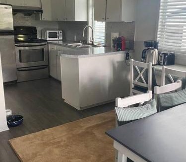 Kitsilano House | Room in an upper level 4 bedroom-1bathroom home on a quiet tree lined street