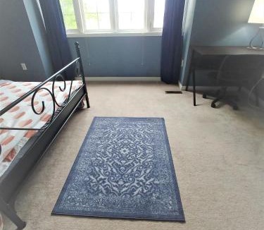 Burlington House | Rooms near Train Station
