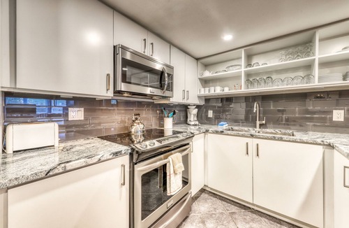 The Blue Mountains Condo | Roomy, mountain-side condo at Cachet Crossing - near skiing