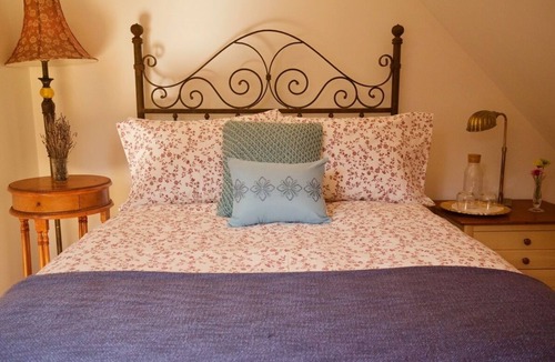 Bloomfield Bed & Breakfast | Runaway Rooster B&B - The Coop