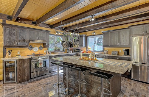St-Adolphe-d'Howard Cabin | Rustic, luxurious lakeside chalet