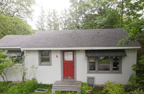 Turkey Point Cottage | Rustic Lake Erie Private Direct Beach, Fire Pit, Patio, Sand, Sun & Fun!