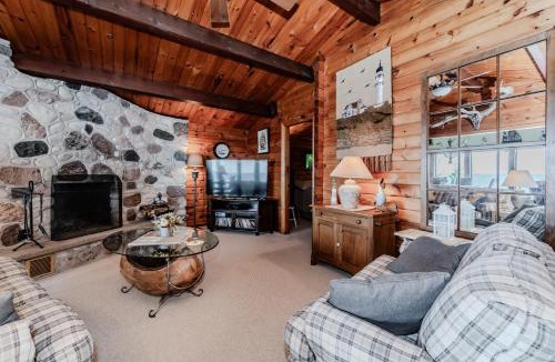 Lion's Head House | Rustic Waterfront Cottage W Hot Tub