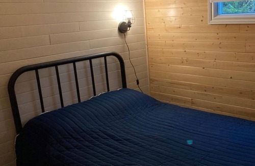 Port Blandford Cabin | Rustic Wave Cottages-Cabin #3