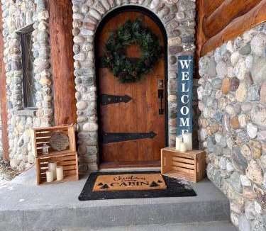 East Kootenay House | Ryders Lodge, Log Home In Edgewater, Bc