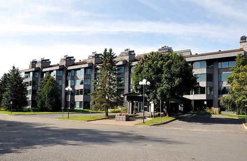 Beaupre Condo | Safe & Friendly. Ideal for 2 adults. Excellent view of MSA