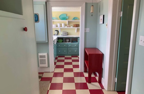 Twillingate House | Saffron House Summary