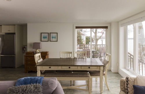 Wellington House | Sakura Cottage - Serenity on PEC Waterfront