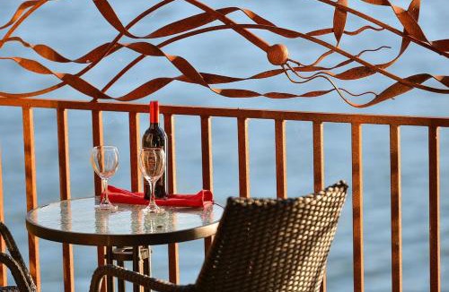 Cowichan Bay House | Salishan Chief Suite