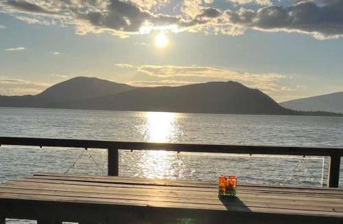 Vancouver House | SALT COTTAGE Waterfront Guest House with Superb Views