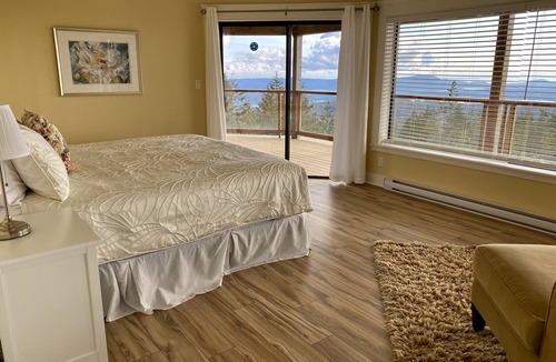 Salt Spring Island Bed & Breakfast | Salt Spring Island BnB with Ocean and Mountain Views