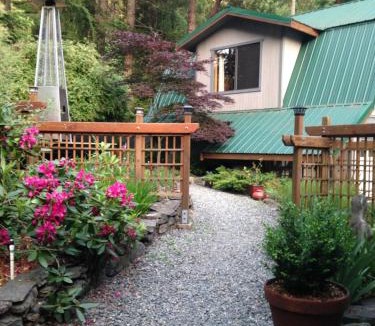 Salt Spring Island Bed & Breakfast | Salt Spring Carriage House B&B