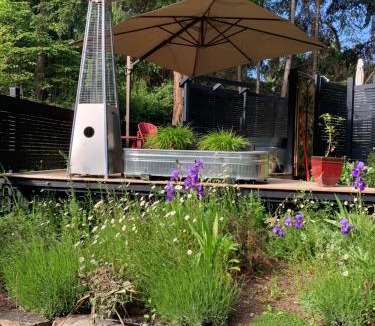 Salt Spring Island Bed & Breakfast | Salt Spring Carriage House B&B