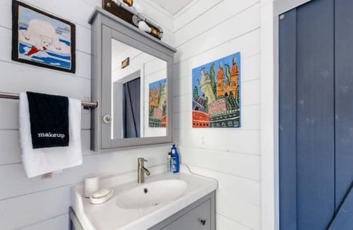 Terra Nova House | Salty By The Sea & Garden Shed - Upper Island Cove