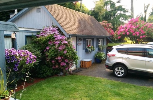 Sooke Cottage | Salty Towers Oceanfront Cottages