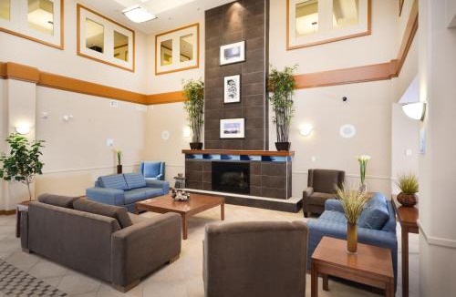 Squamish Hotel | Sandman Hotel and Suites Squamish