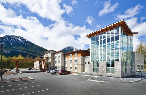 Squamish Hotel | Sandman Hotel and Suites Squamish