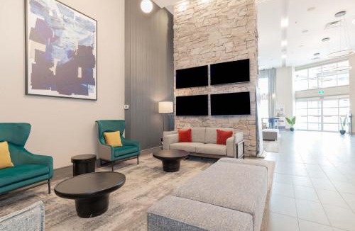 Etobicoke Hotel | Sandman Signature Toronto Airport Hotel