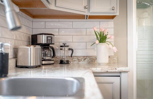 Leamington Cottage | Sandside Beach House Near Point Pelee