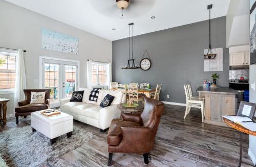 Crystal Beach House | Sandy Cove Cottage