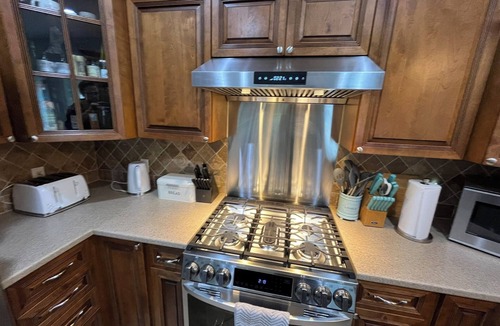 Sauble Beach House | Sauble Beach Retreat. Family-friendly & privacy! 5-min away from the beach