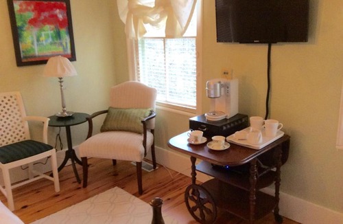 Old Town Historic District Bed & Breakfast | Scarlet Tunic Bed and Breakfast