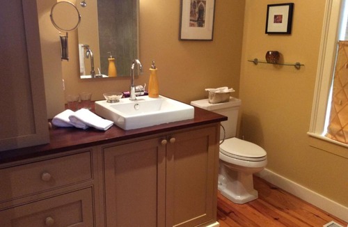 Old Town Historic District Bed & Breakfast | Scarlet Tunic Bed and Breakfast